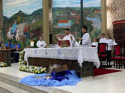 Dom Amilton celebra o 5º dia da Novena de Nossa Senhora Aparecida em Laranjeiras do Sul